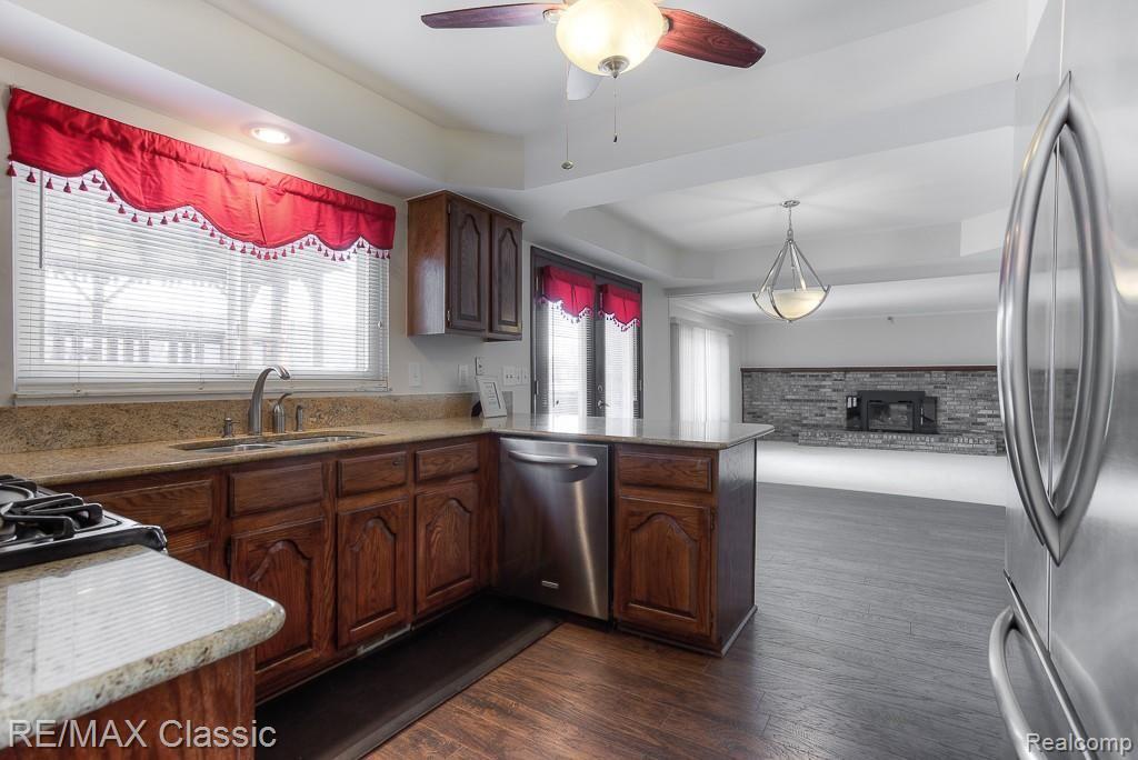6516 Edgewood Road Canton, MI 48187 - Photo 11 of 48 Kitchen