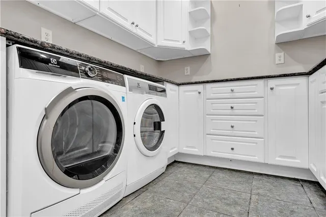 $375,000 | 3201 St Charles Avenue, Unit 313, New Orleans, LA 70115