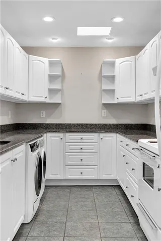 $375,000 | 3201 St Charles Avenue, Unit 313, New Orleans, LA 70115