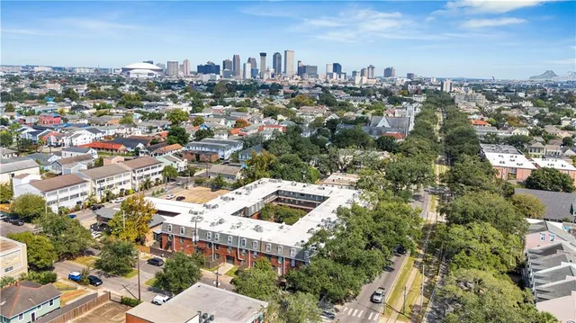 $375,000 | 3201 St Charles Avenue, Unit 313, New Orleans, LA 70115
