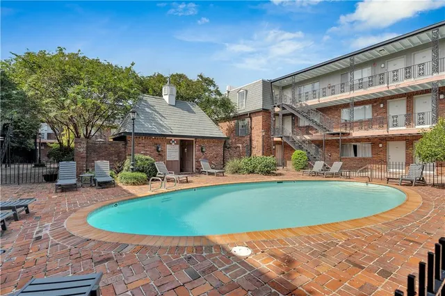 $375,000 | 3201 St Charles Avenue, Unit 313, New Orleans, LA 70115