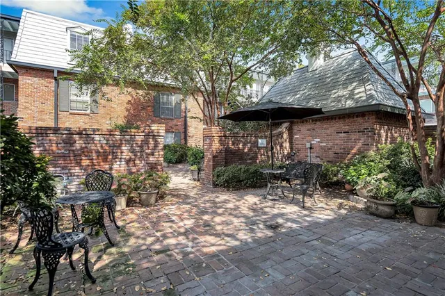 $375,000 | 3201 St Charles Avenue, Unit 313, New Orleans, LA 70115
