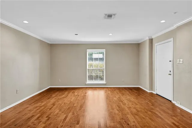 $375,000 | 3201 St Charles Avenue, Unit 313, New Orleans, LA 70115