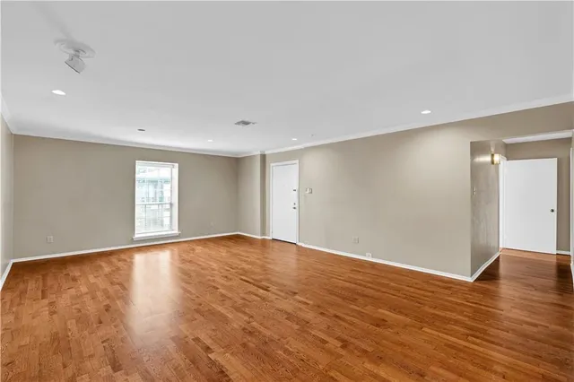 $375,000 | 3201 St Charles Avenue, Unit 313, New Orleans, LA 70115