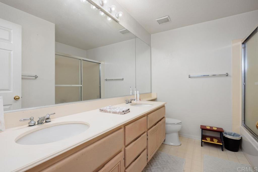 5202 Via Tizon Oceanside, CA 92057 - Photo 23 of 30 Upstairs Bathroom