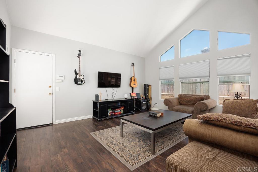 5202 Via Tizon Oceanside, CA 92057 - Photo 8 of 30 Family Room