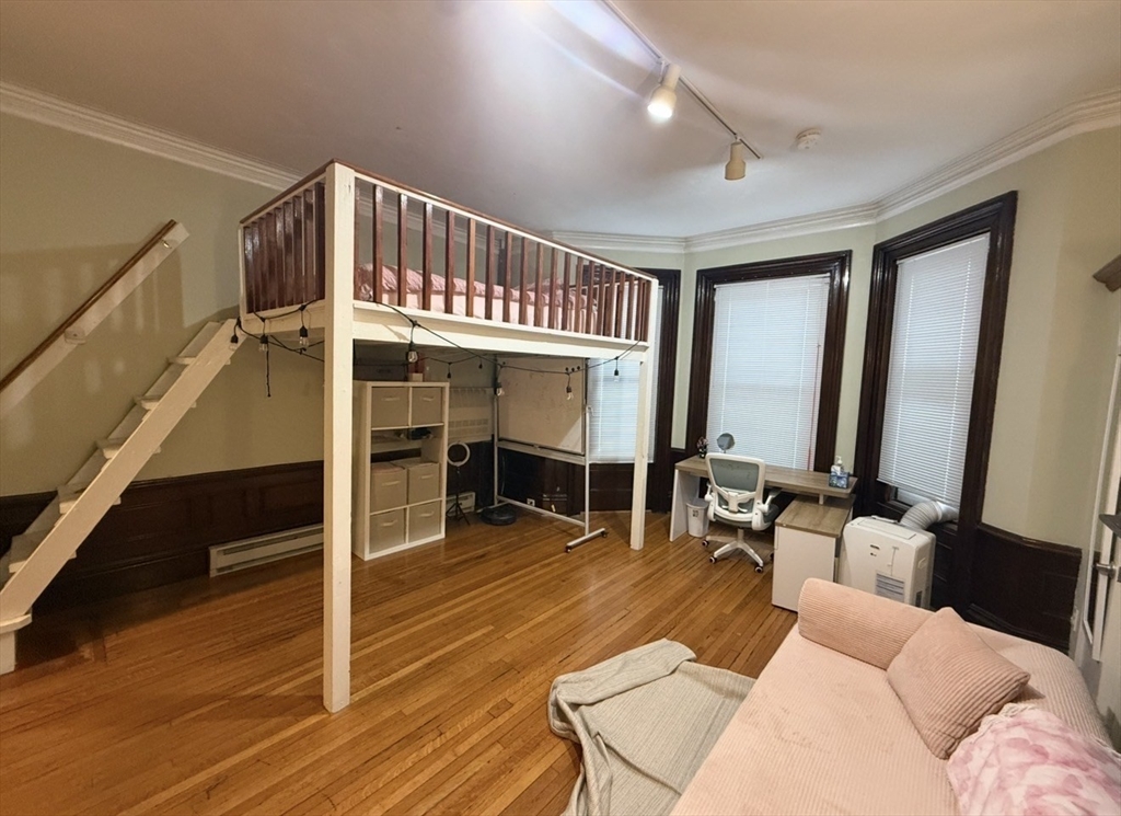 379 Beacon Street, Unit 1R Boston, MA 02116 - Photo 3 of 6