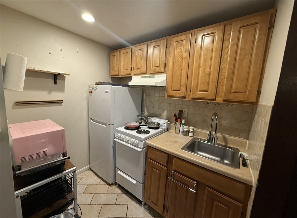 379 Beacon Street, Unit 1R Boston, MA 02116 - Photo 5 of 6
