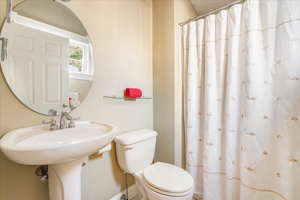 41 Wallace Road Quincy, MA 02169 - Photo 21 of 38 Gallery Image 21