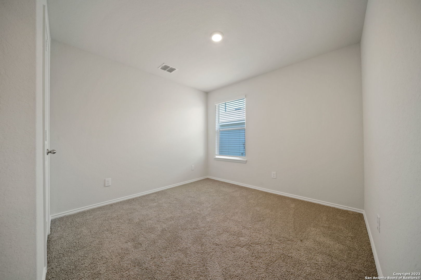5830 Kendall Prairie Converse, TX 78109 - Photo 19 of 25 an empty room with windows