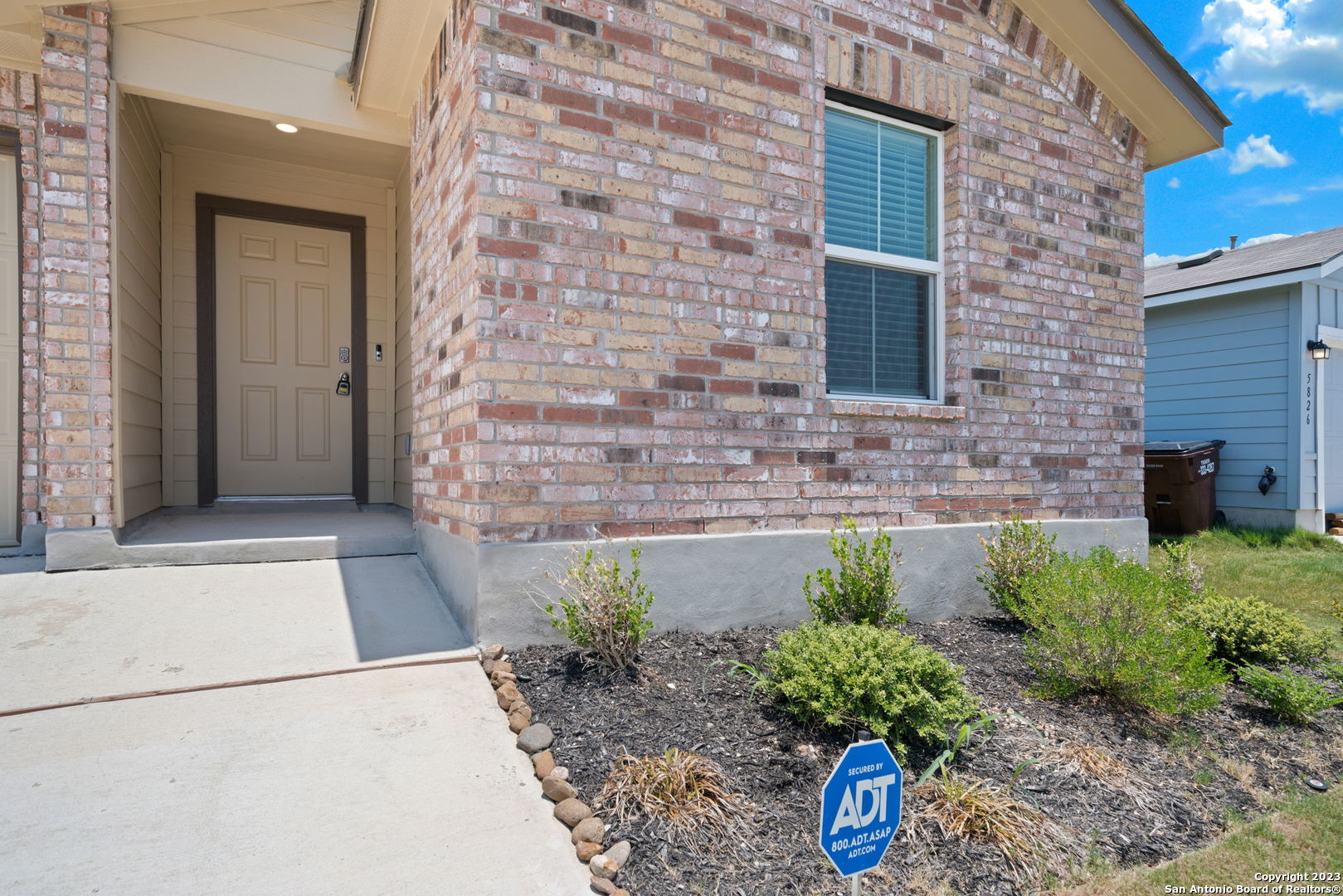 5830 Kendall Prairie Converse, TX 78109 - Photo 4 of 25 a front view of a house