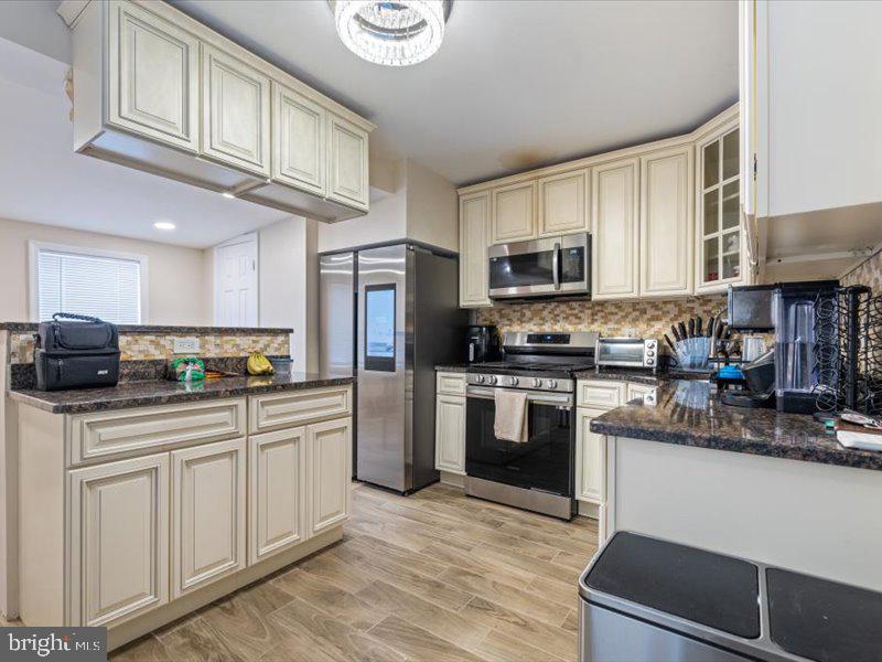 444 Lemonte Street Philadelphia, PA 19128 - Photo 4 of 33