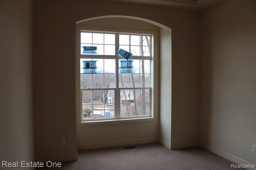 595 Merrill Court, Unit 28 Rochester, MI 48306 - Photo 5 of 11 March 3, 2012 509.JPG