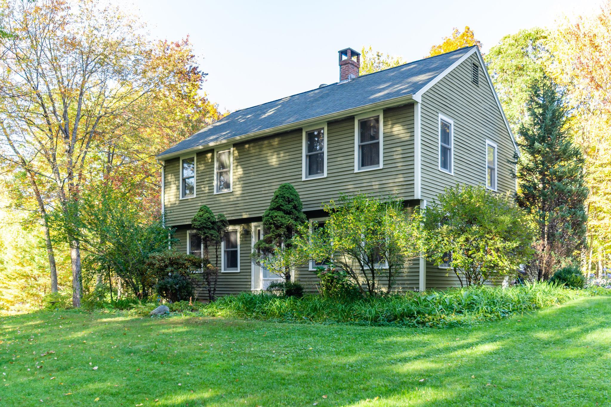 93 Wheel Wright Road Hampstead, NH 03841 - Photo 2 of 39 Gallery Image 2
