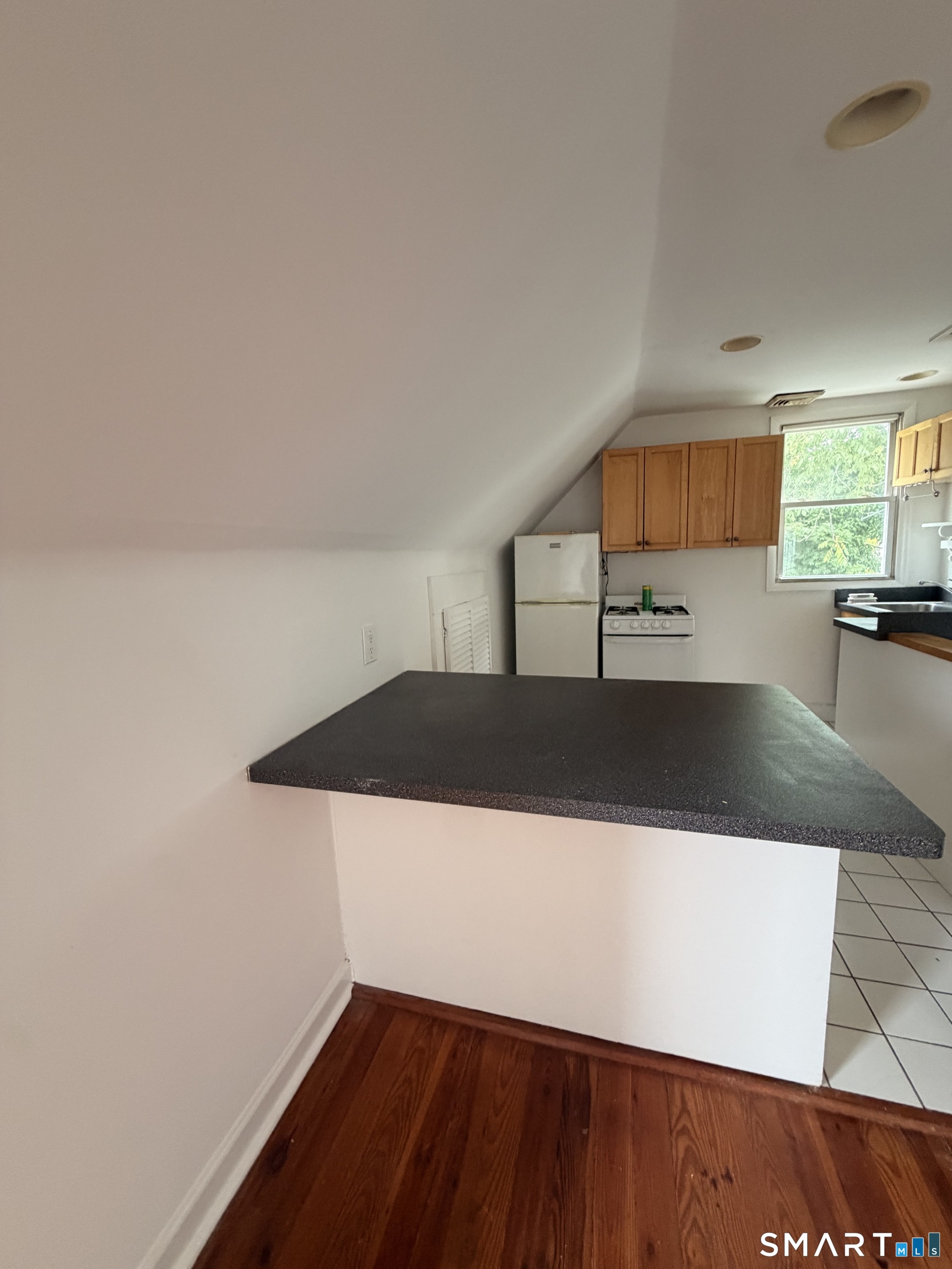 148 Alfred Street, Unit 3 Bridgeport, CT 06605 - Photo 8 of 10