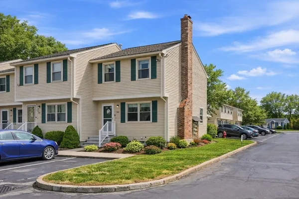 $369,900 | 308 Ocean Meadows, Unit 308, Fairhaven, MA 02719