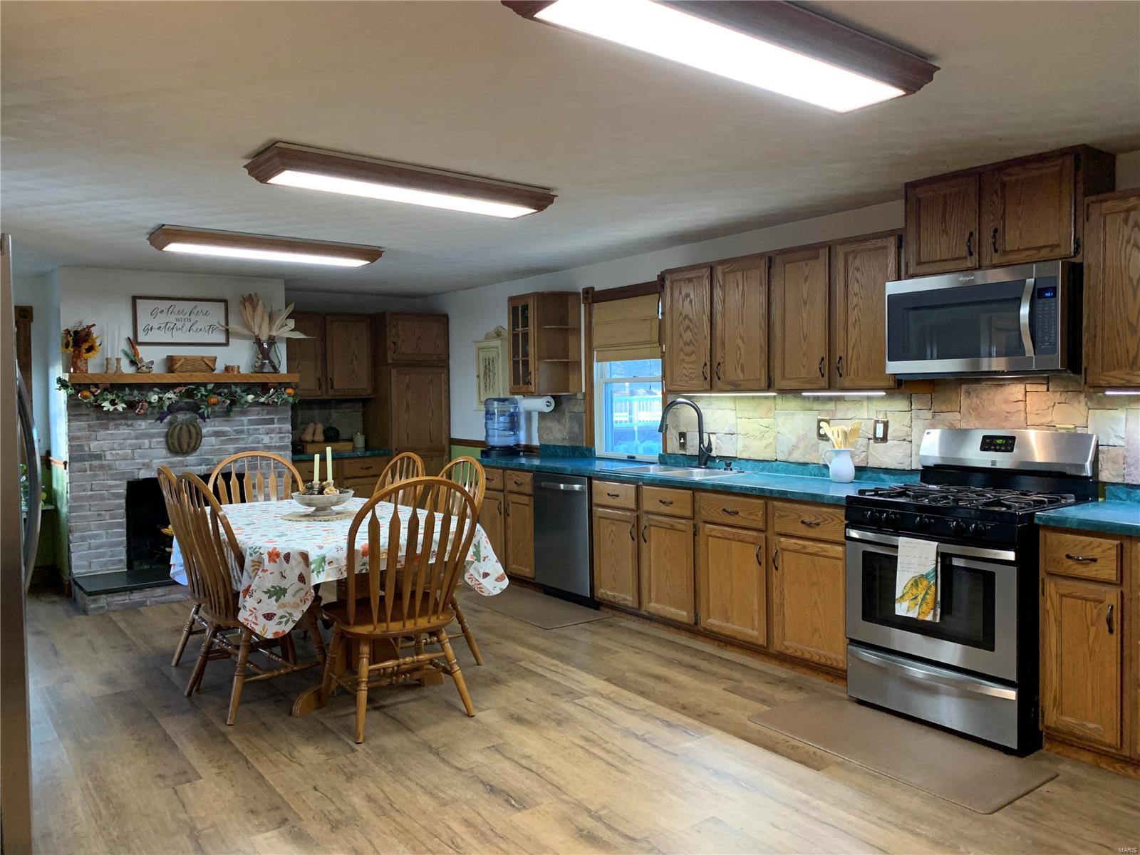 1357 Woburn Road Greenville, IL 62246 - Photo 5 of 23 Gallery Image 5