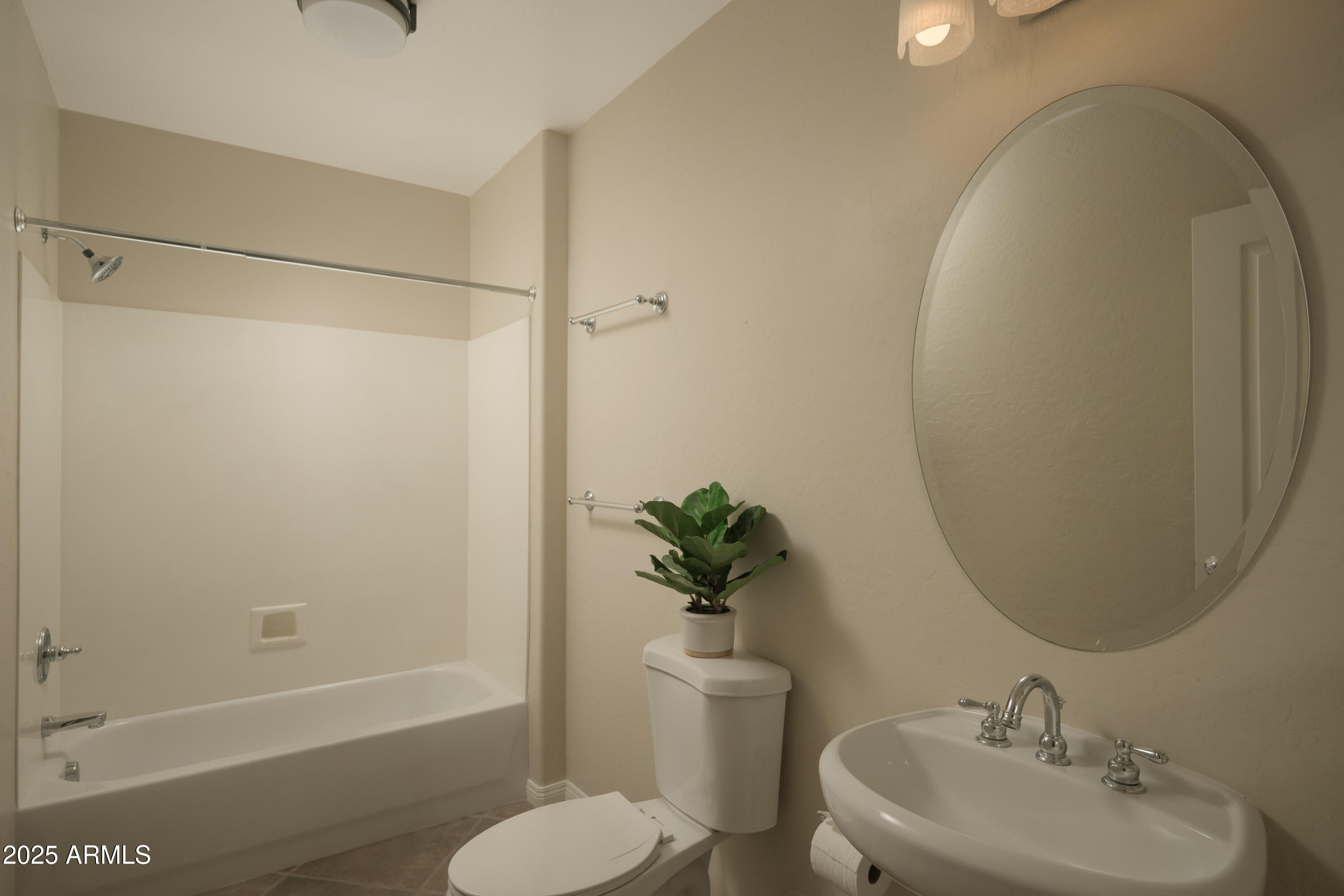 2989 North 44th Street, Unit 2007 Phoenix, AZ 85018 - Photo 19 of 29 Guest Bathroom 3