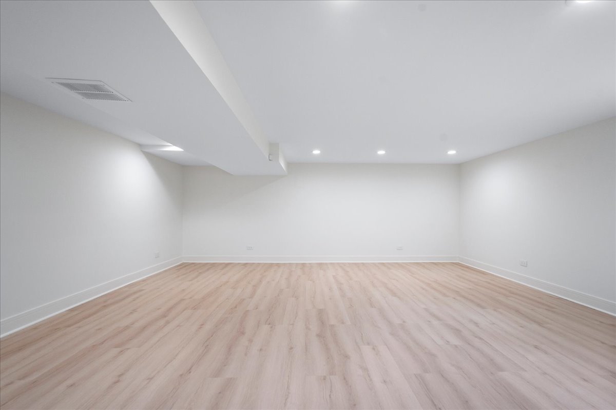 1302 Waukegan Road Northbrook, IL 60062 - Photo 62 of 75 Gallery Image 62
