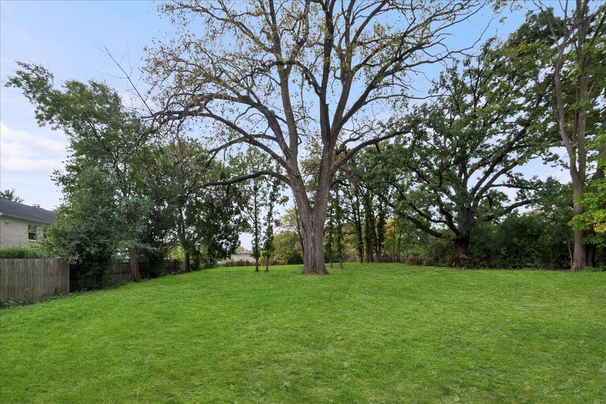 1302 Waukegan Road Northbrook, IL 60062 - Photo 68 of 75 Gallery Image 68