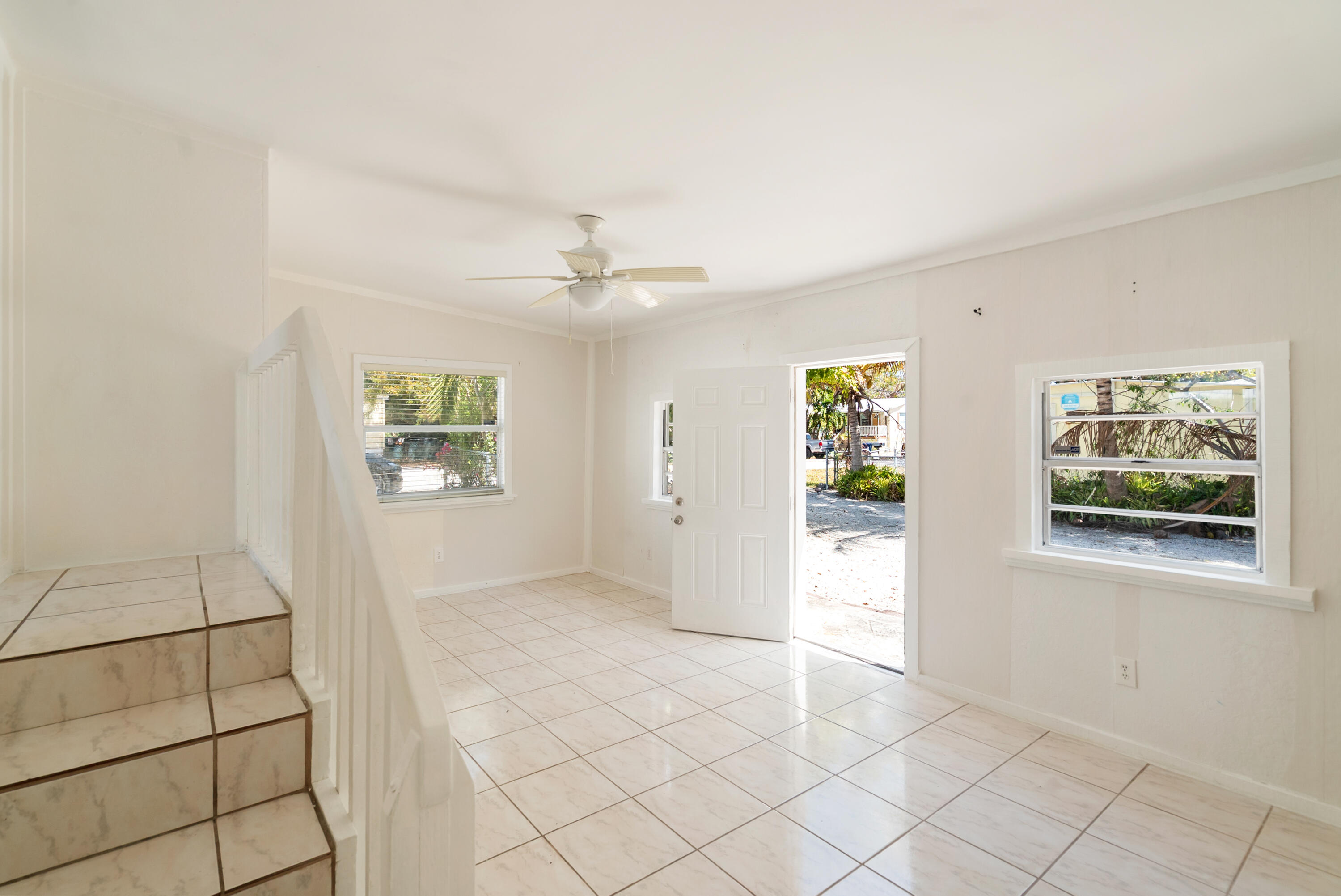 271 Ryan Avenue Key Largo, FL 33037 - Photo 14 of 58 a view of an empty room and window