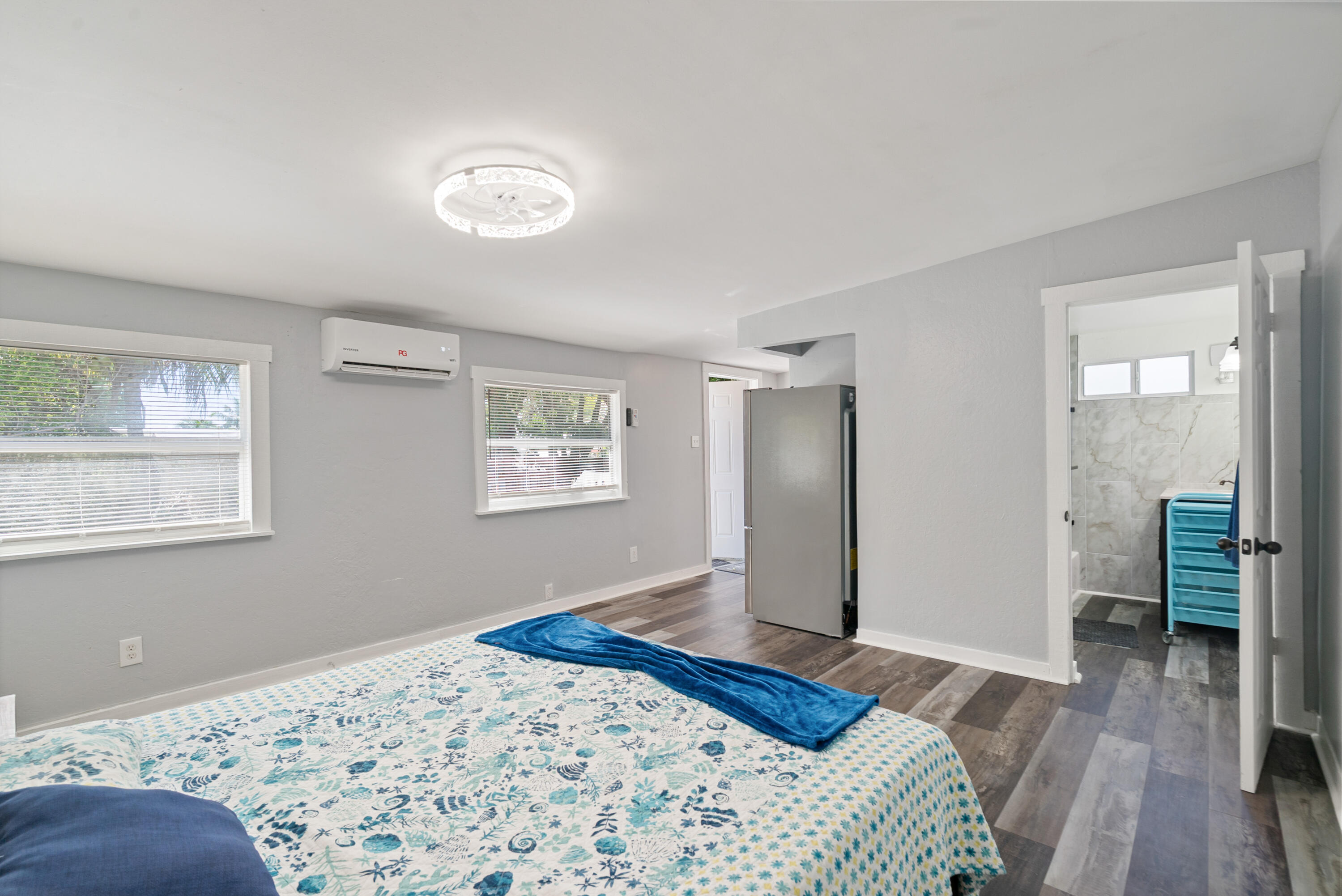 271 Ryan Avenue Key Largo, FL 33037 - Photo 30 of 58 a bedroom with a bed and a window