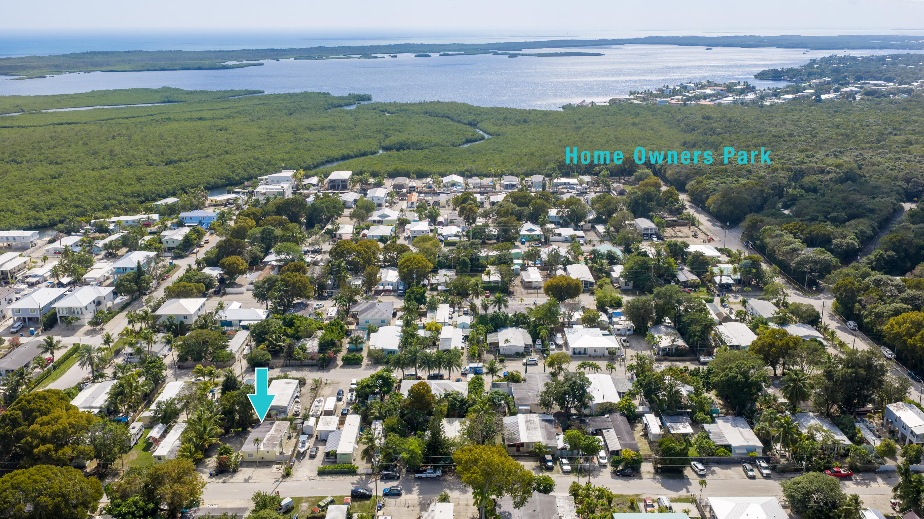271 Ryan Avenue Key Largo, FL 33037 - Photo 48 of 58 a view of a field with an ocean