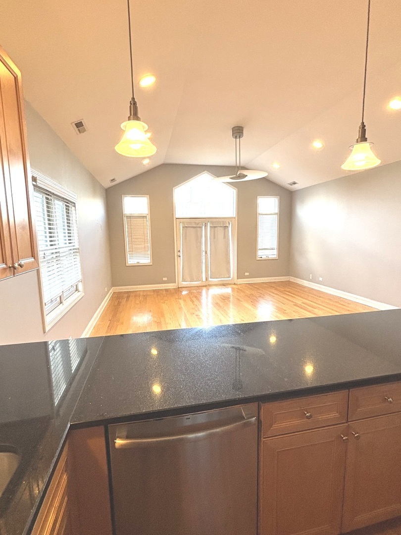 3106 South Wells Street, Unit 3 Chicago, IL 60616 - Photo 5 of 19