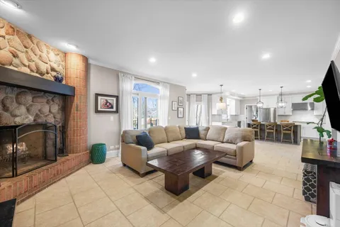 $1,149,000 | 1087 Highland Avenue, Lake Forest, IL 60045