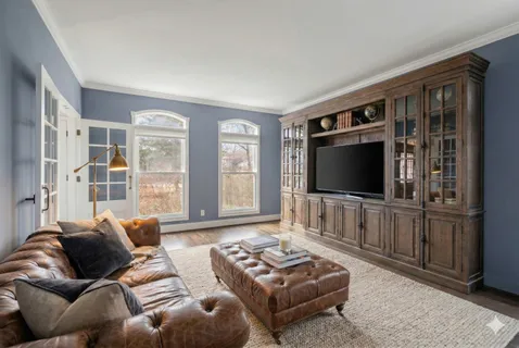 $1,149,000 | 1087 Highland Avenue, Lake Forest, IL 60045