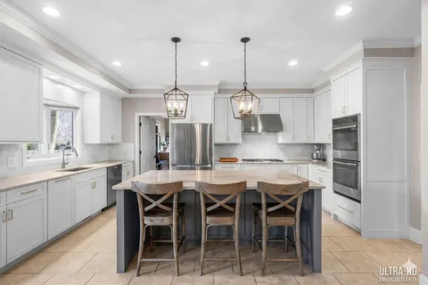 $1,149,000 | 1087 Highland Avenue, Lake Forest, IL 60045