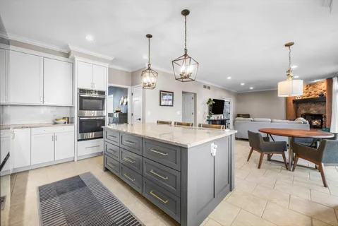 $1,149,000 | 1087 Highland Avenue, Lake Forest, IL 60045