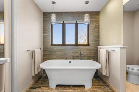 $1,149,000 | 1087 Highland Avenue, Lake Forest, IL 60045