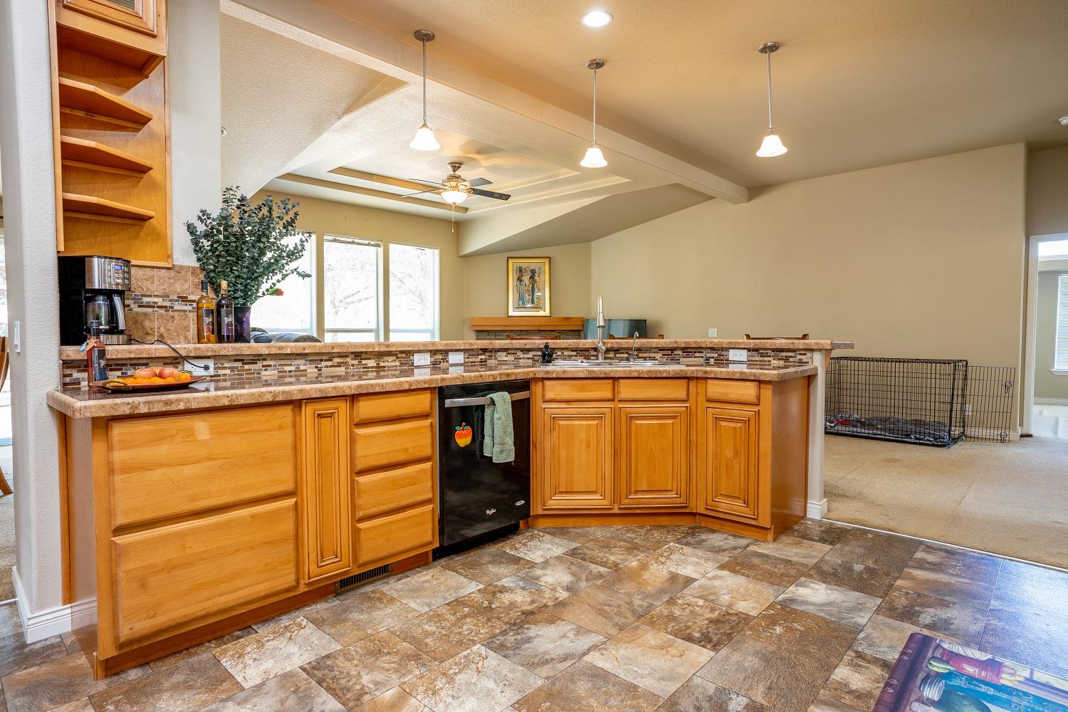 8574 Blackwell Road Central Point, OR 97502 - Photo 5 of 45 Beautiful