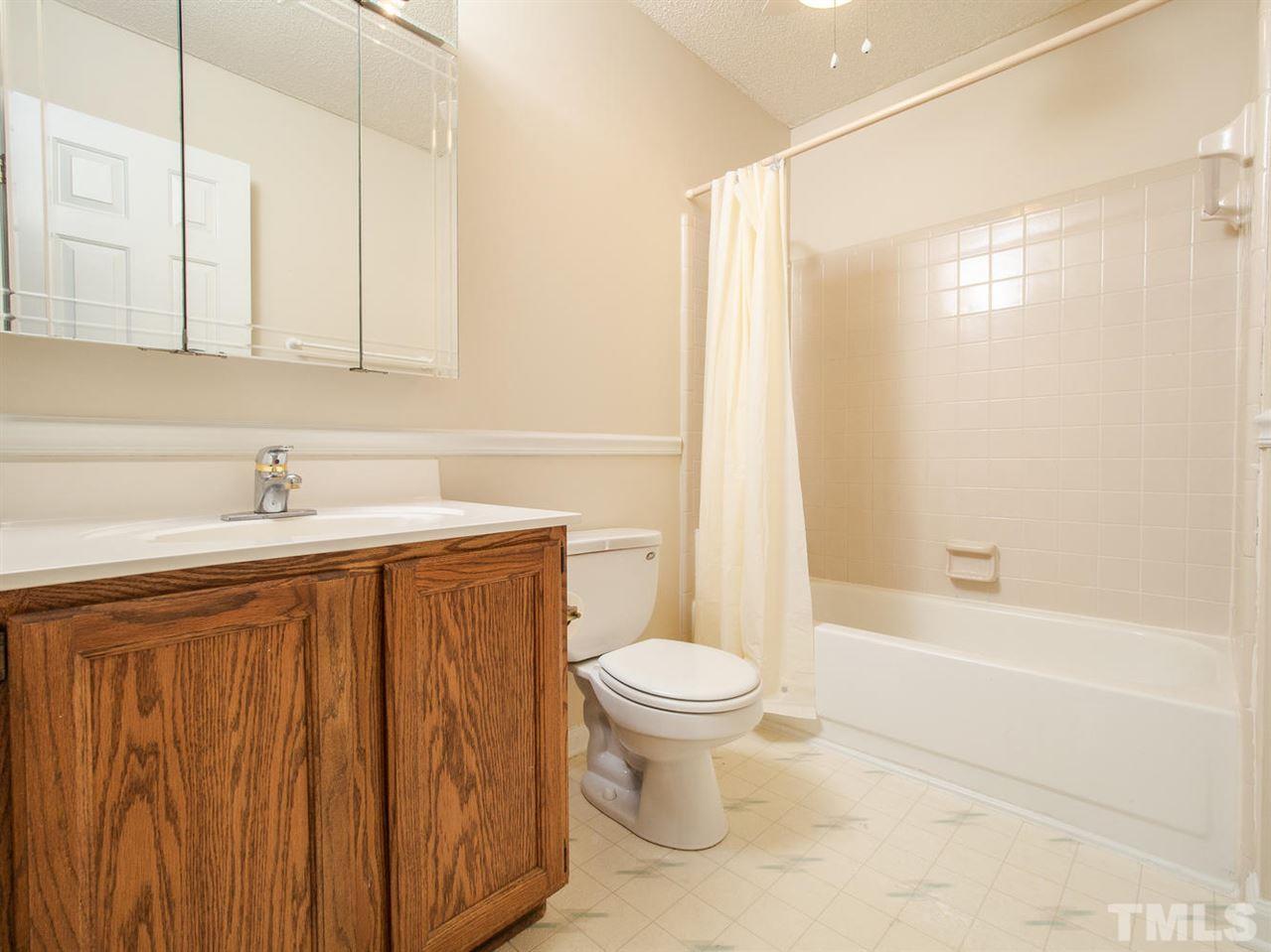5606 Split Oak Way Raleigh, NC 27609 - Photo 14 of 21