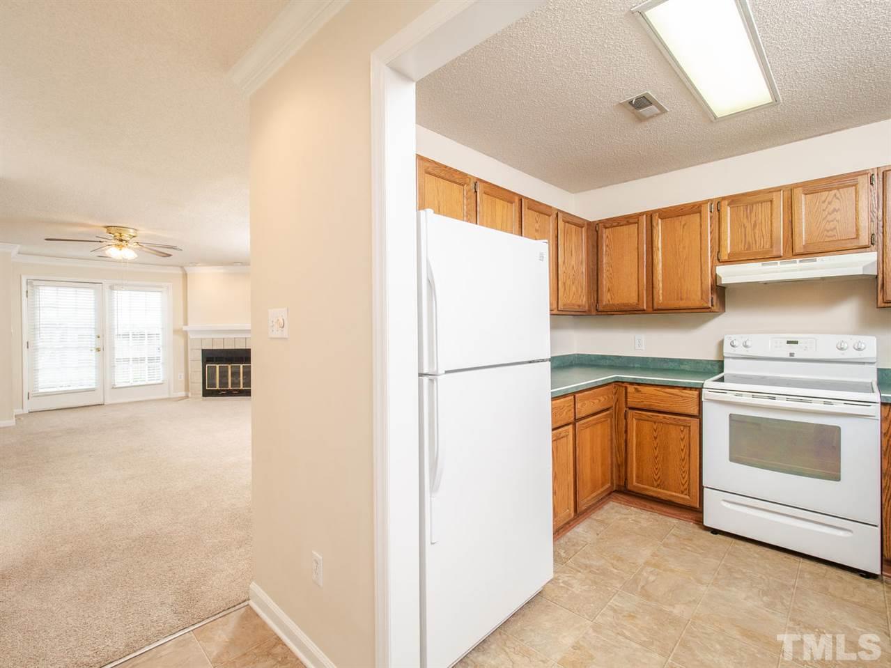 5606 Split Oak Way Raleigh, NC 27609 - Photo 4 of 21