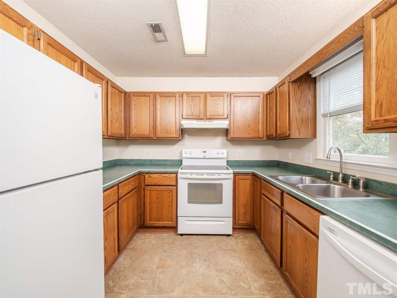 5606 Split Oak Way Raleigh, NC 27609 - Photo 5 of 21