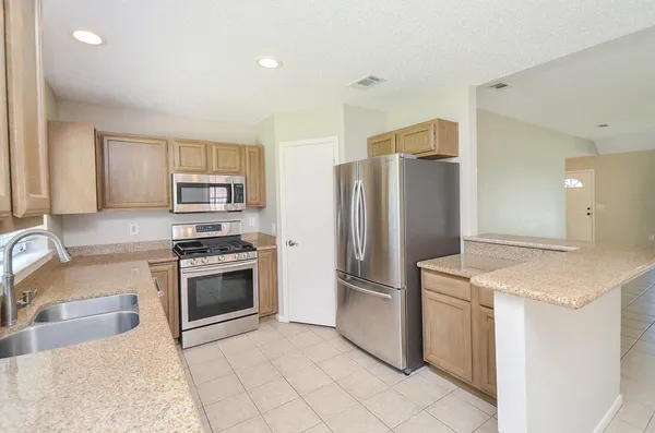 $2,000 | 22630 Powell House Lane, Katy, TX 77449