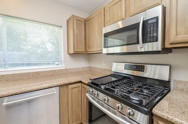 $2,000 | 22630 Powell House Lane, Katy, TX 77449