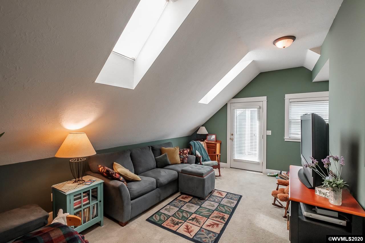 566 Edwards Road South Monmouth, OR 97361 - Photo 32 of 42