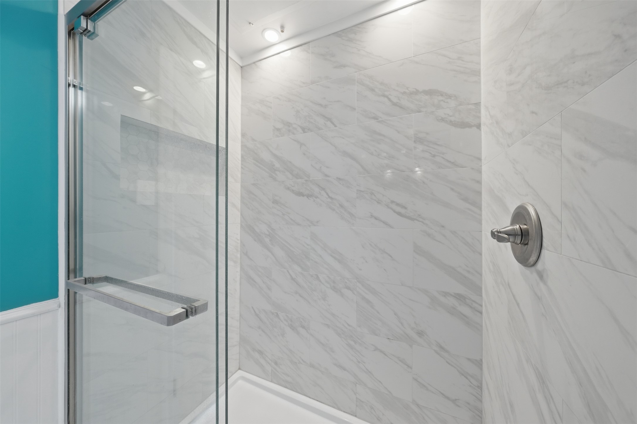 793 Davis Road, Unit 116 League City, TX 77573 - Photo 24 of 31 a bathroom with a glass shower door