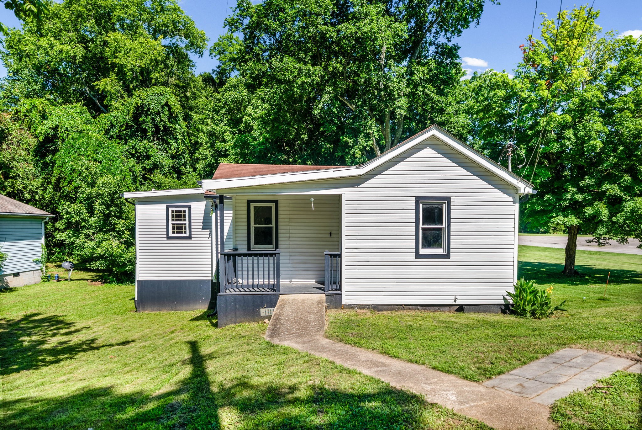 124 Edmondson Ferry Road Clarksville, TN 37040 - Photo 2 of 25