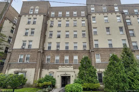 $244,999 | 472 Gramatan Avenue, Unit CC3 BUILDING 6, Mount Vernon, NY 10552