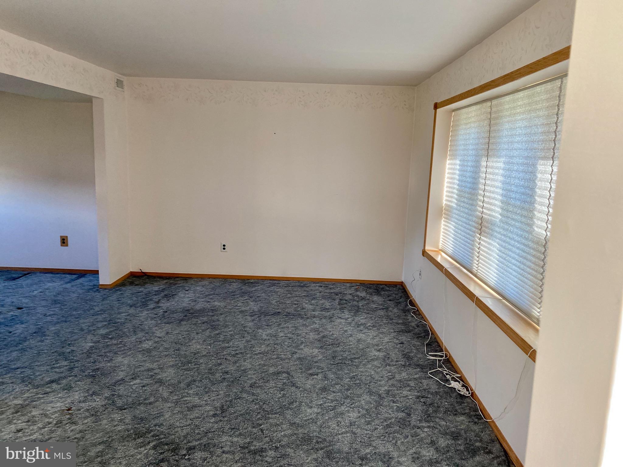 9 Plumstead Road Sewell, NJ 08080 - Photo 17 of 45 Living room
