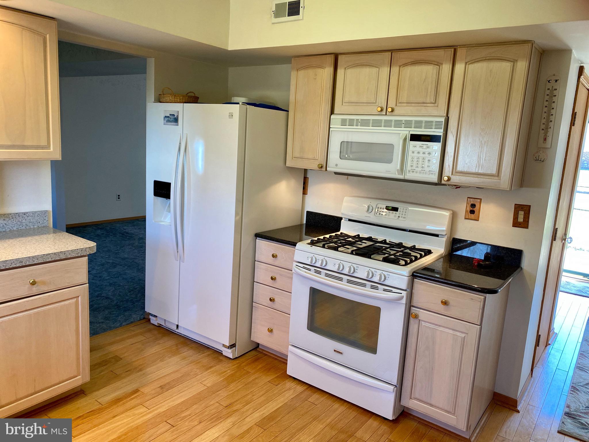 9 Plumstead Road Sewell, NJ 08080 - Photo 3 of 45