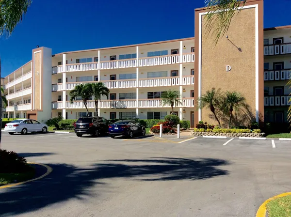$1,250 | 2067 Cornwall East, Boca Raton, FL 33434