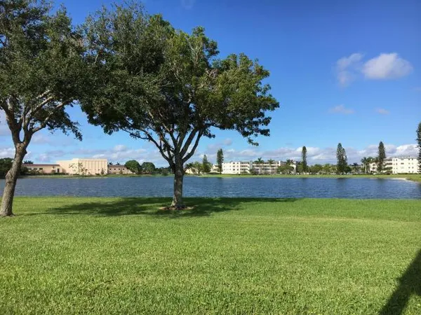 $1,250 | 2067 Cornwall East, Boca Raton, FL 33434
