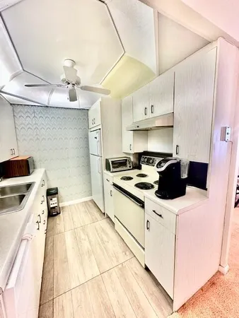 $1,250 | 2067 Cornwall East, Boca Raton, FL 33434