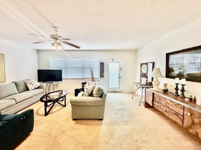 2067 Cornwall East Boca Raton, FL 33434 - Photo 5 of 20 Living Area