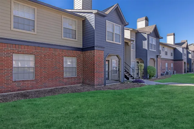 $1,175 | 8301 Boat Club Road, Unit 222, Fort Worth, TX 76179